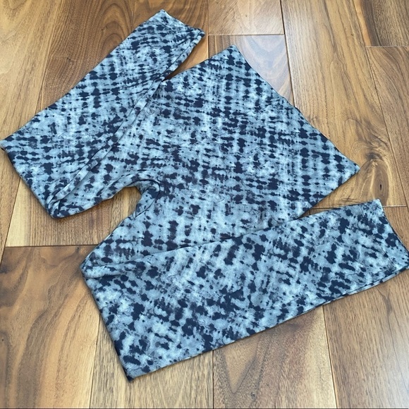 SPANX Look At Me Now tie dye grey watercolor Seamless Leggings ,Size S - Picture 7 of 8